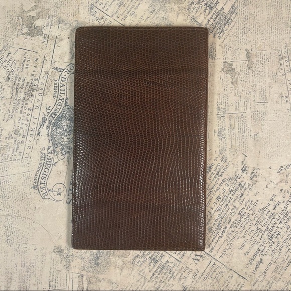 Smythson Antique lizard skin passport wallet with gold corners - Picture 3 of 15